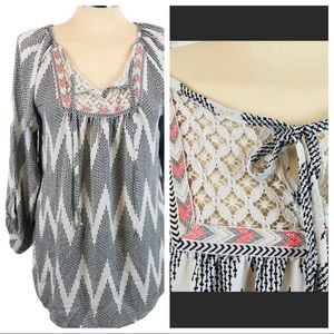 Embroidered contrast Semi-sheer Chevron Lace Top Tab Sleeve Tie-closure M